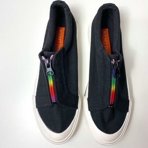Rocket Dog Women's Joanel Canvas Cotton/Rainbow Zip Fashion Sneaker Size 7.5